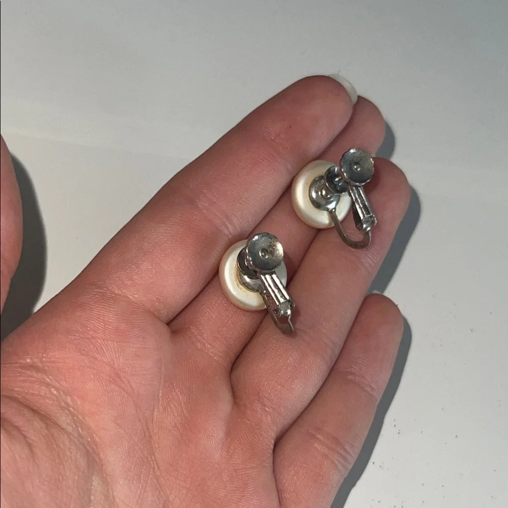 Vintage Sterling Elegant Pearl Clip-On Earrings - Picture 4 of 9